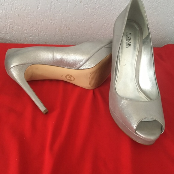 Michael Kors Heels - Picture 2 of 7